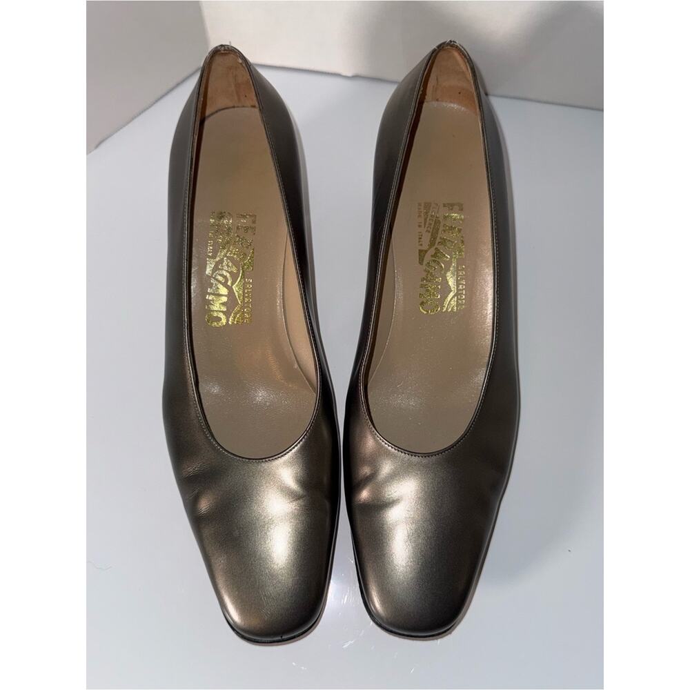 VINTAGE SALVATORE FERRAEGAMO metallic classic block interview outfit heel 9.5 - Picture 2 of 5